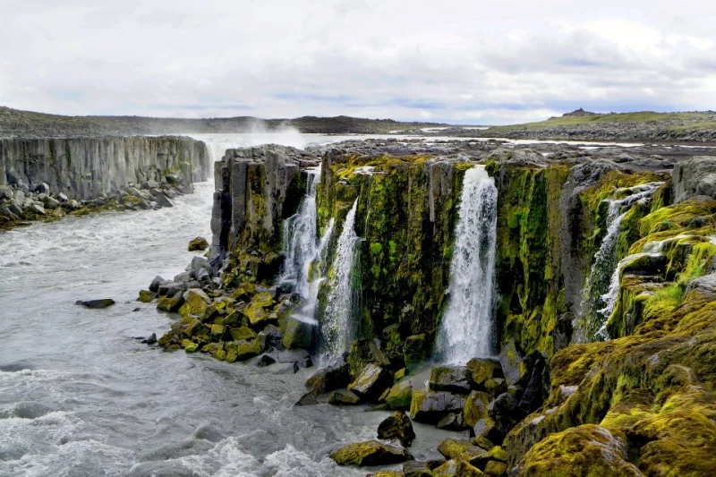 cascades